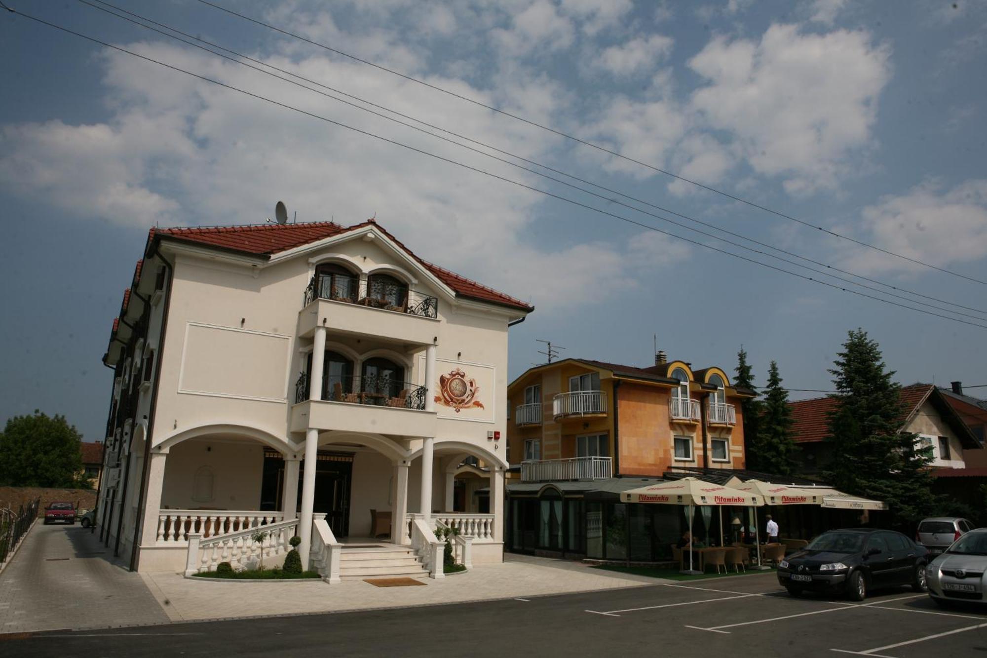 Hotel Villa Viktorija Banja Luka Exteriör bild