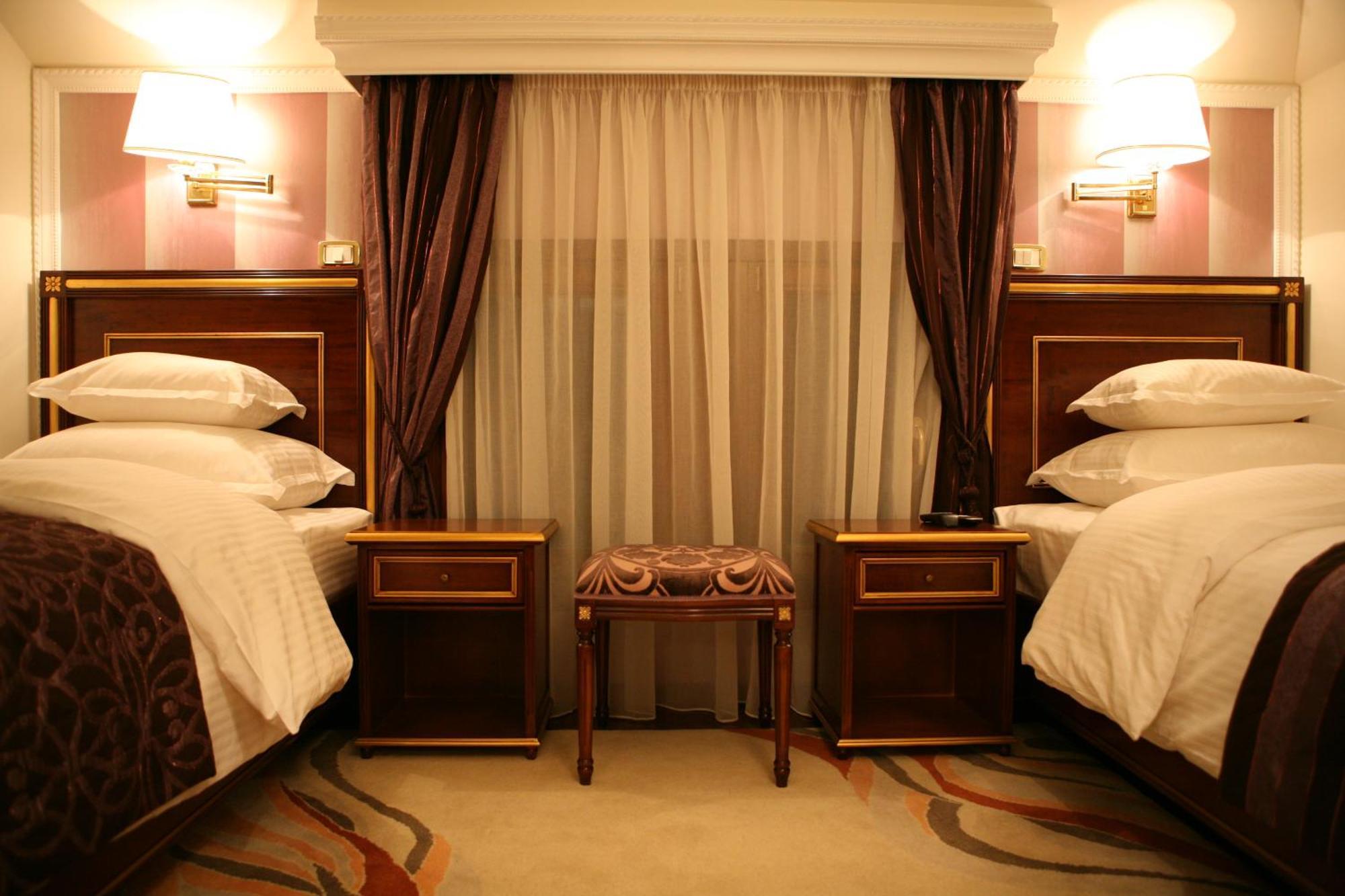 Hotel Villa Viktorija Banja Luka Exteriör bild