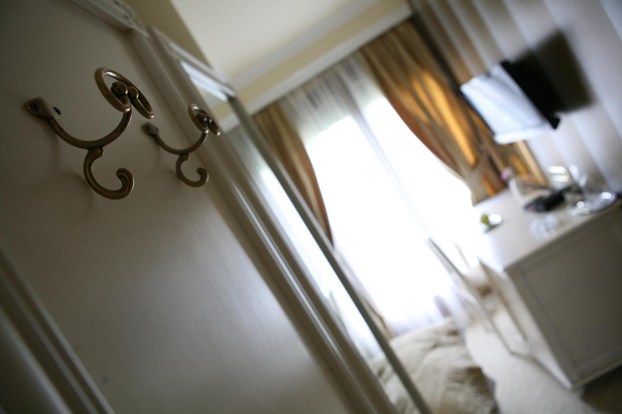 Hotel Villa Viktorija Banja Luka Exteriör bild