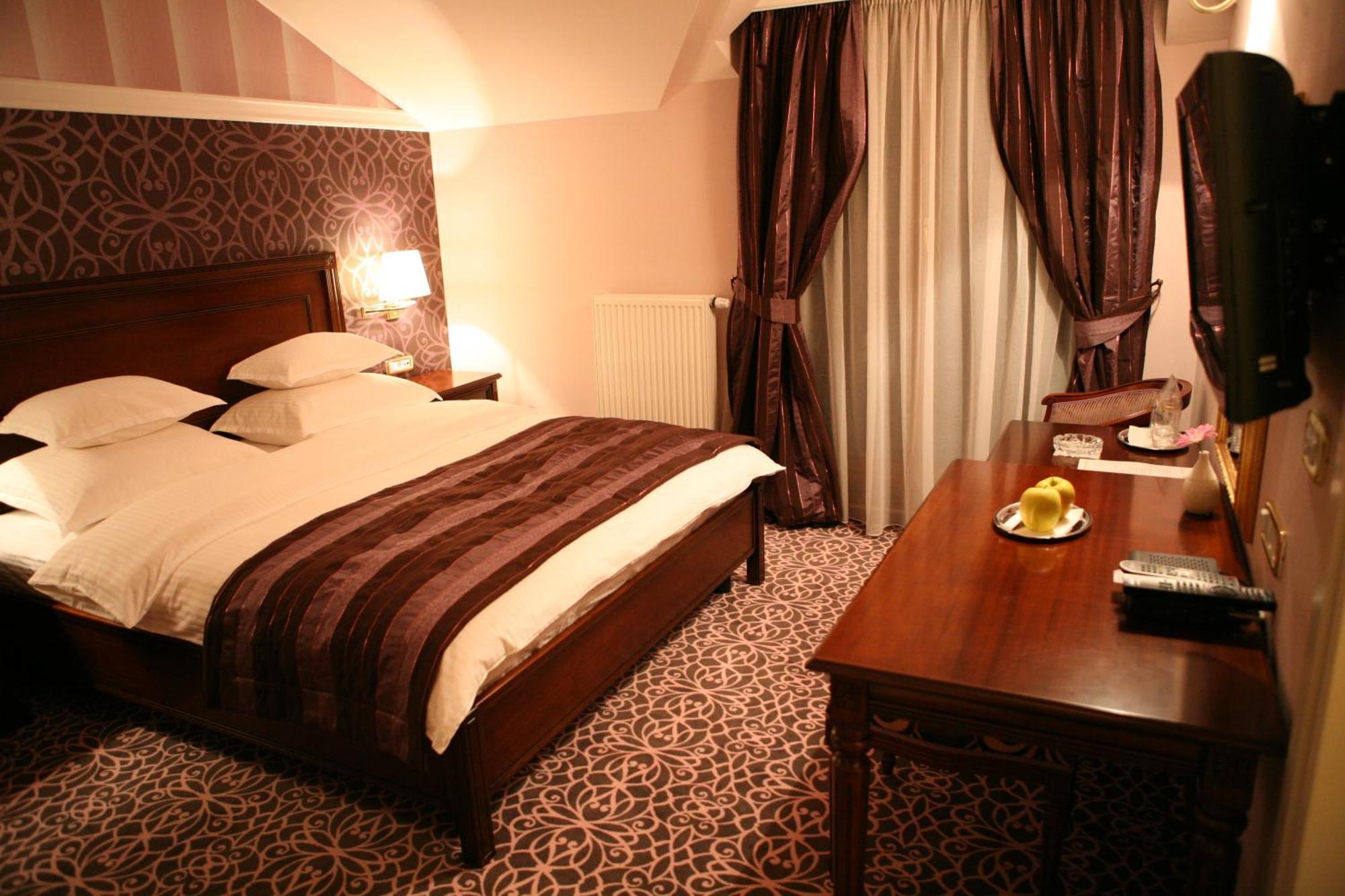 Hotel Villa Viktorija Banja Luka Exteriör bild