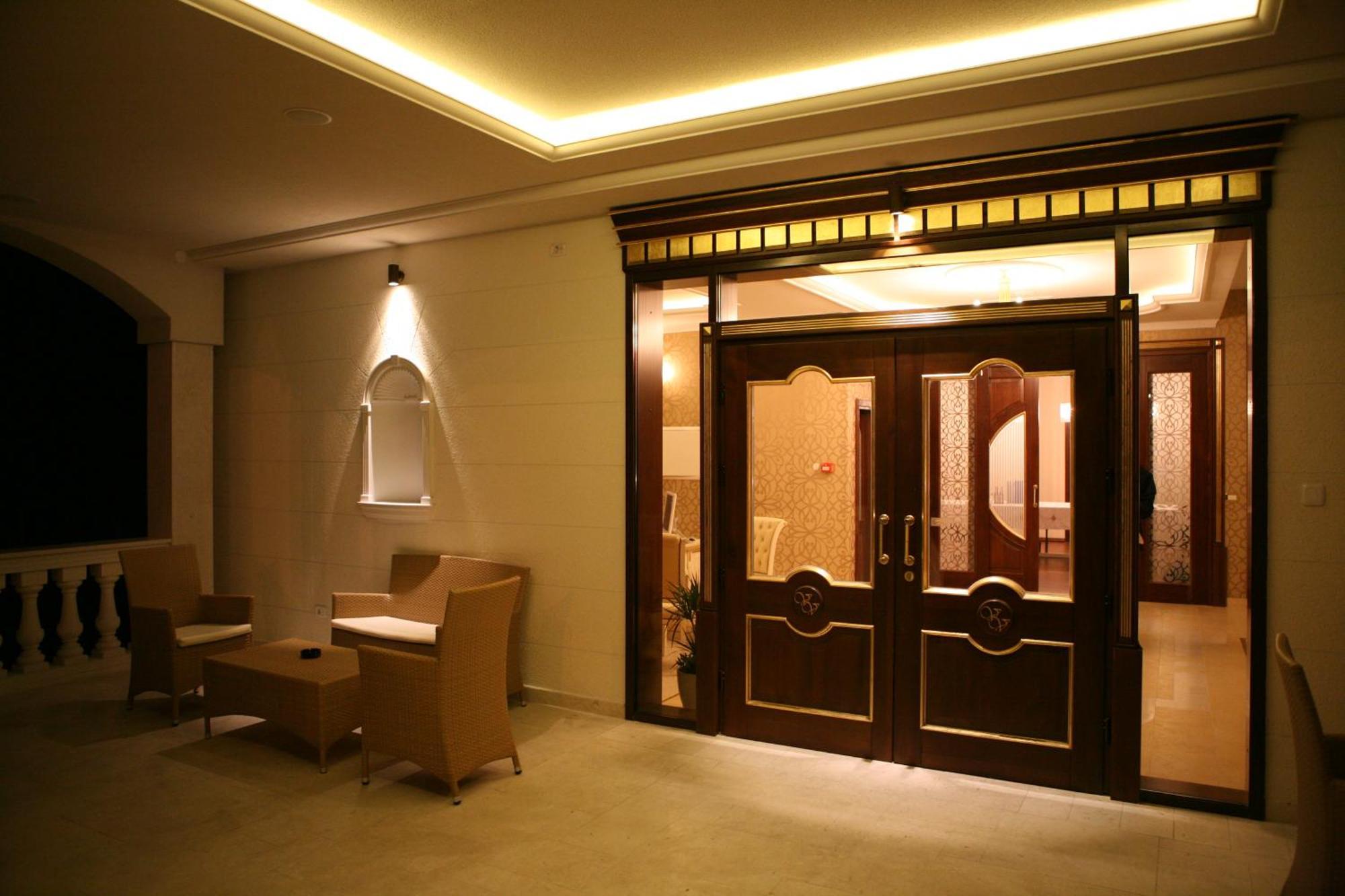 Hotel Villa Viktorija Banja Luka Exteriör bild