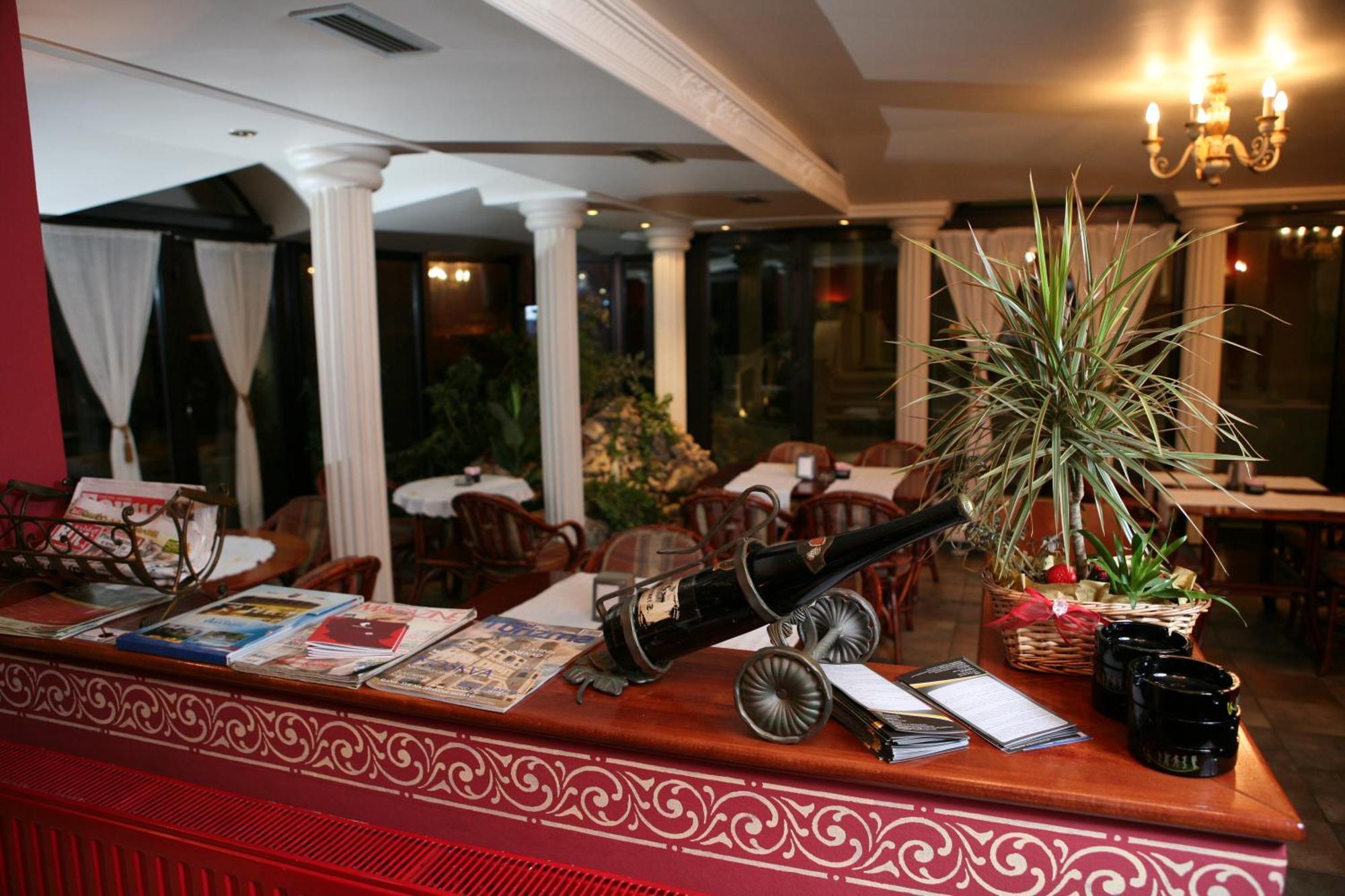 Hotel Villa Viktorija Banja Luka Exteriör bild