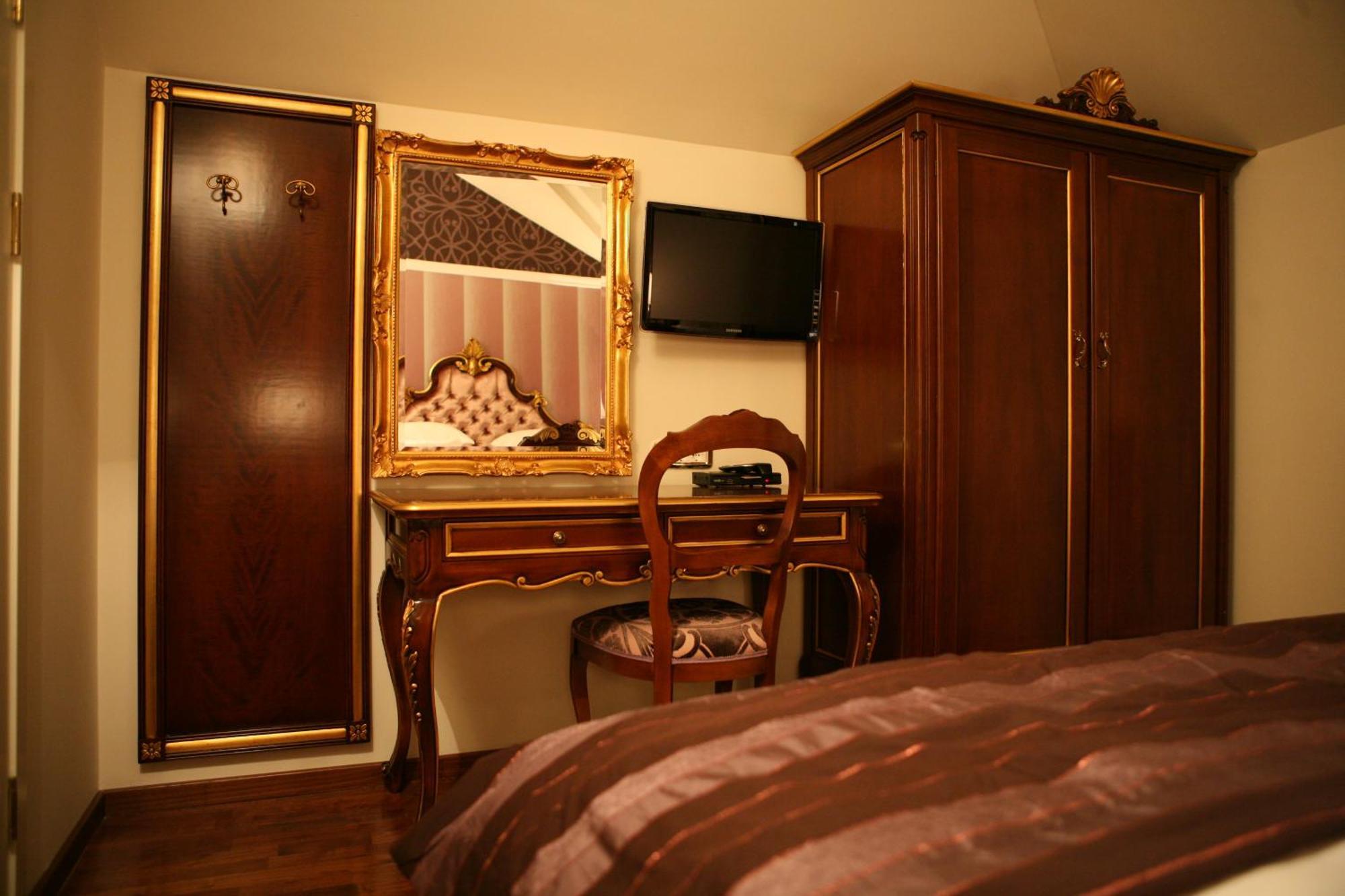 Hotel Villa Viktorija Banja Luka Exteriör bild