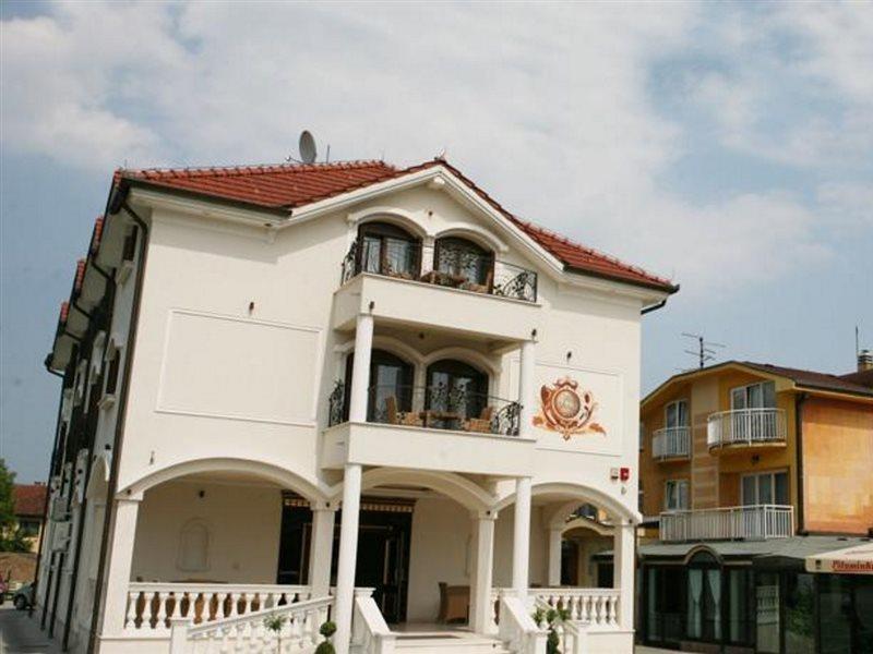 Hotel Villa Viktorija Banja Luka Exteriör bild